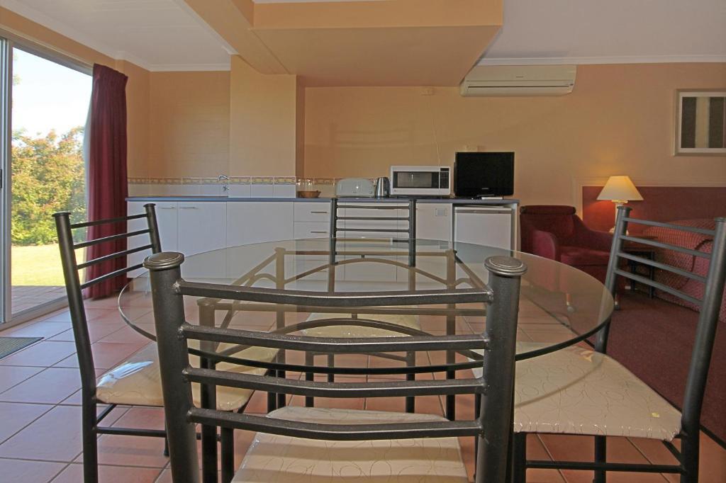 Village 3* Milton